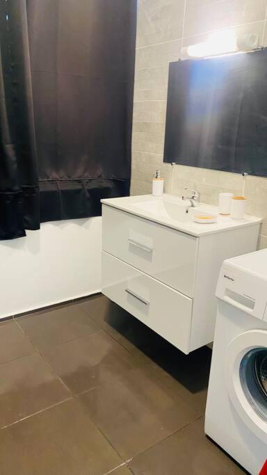 Urban Zen Appart Spacieux Studio Atypique Avec Bain A Remous Proche De Tout Pointe-à-Pitre Eksteriør billede
