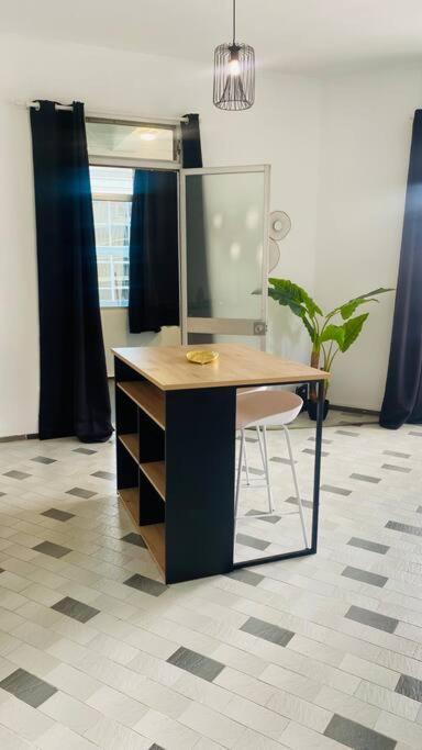 Urban Zen Appart Spacieux Studio Atypique Avec Bain A Remous Proche De Tout Pointe-à-Pitre Eksteriør billede
